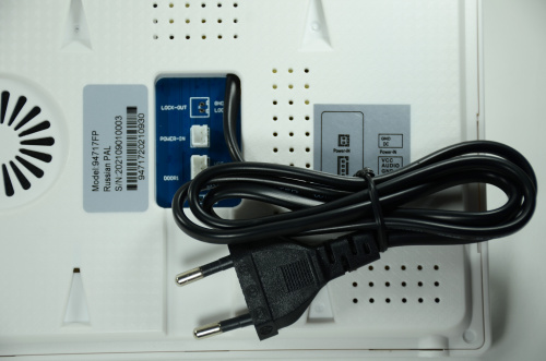Комплект домофон с вызывной панелью KubVision 94717F+94201 Белый
